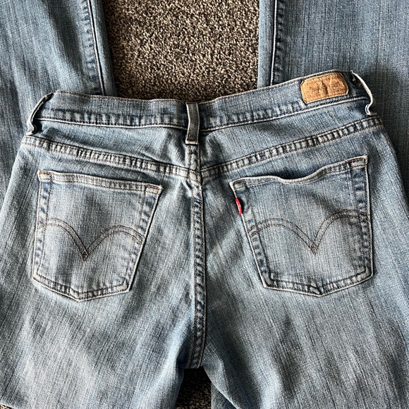 Levi's Women's Light Wash Boot-Cut Jeans - Picture 3 of 10